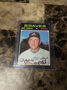 lot 641 image: 1971 Topps Phil Niekro Atlanta Braves Baseball Card