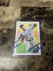 lot 732 image: 2021 Topps Danny Duffy Kansas City Royals Baseball Card