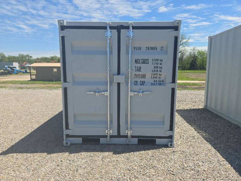 lot 400 image: SDLANCH Industrial 10ft Storage Container with Built-in Window and Security Features  YLEU2610052