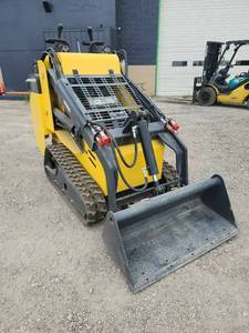 lot 45 image: HH1000 Mini Compact Track Loader  Kubota Diesel Engine  Hydrostatic Drive