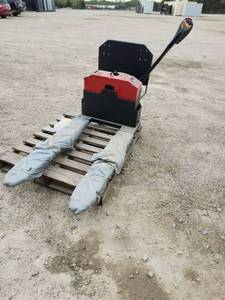 lot 9521 image: SDLANCH Electric Pallet Jack  Model SDLFP30