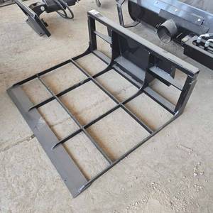 lot 7056 image: Captok Mini Skid Steer Land Leveler  CK-PDQ