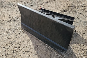 lot 7060 image: Captok Mini Skid Steer Snow Shovel  CK-TXC