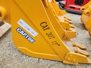 lot 7074 image: Captok 12-inch Excavator Bucket  Fits CAT307