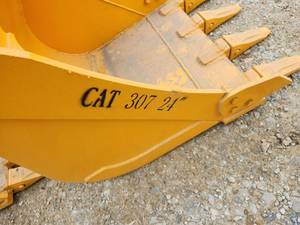 lot 7075 image: Captok 24-inch Excavator Bucket  Fits a CAT307
