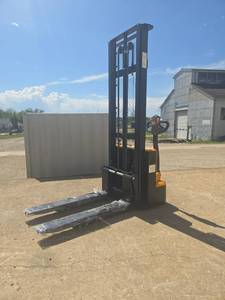 lot 500 image: 2026 Sino Euro Electric Pallet Stacker  Model CDD15A  3,307 LB Capacity