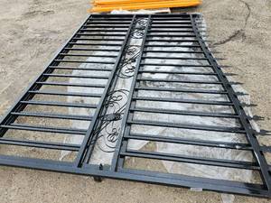 lot 7240 image: 20FT Bi-Parting Iron Gate