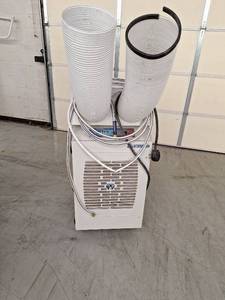 lot 49997 image: KwiKool KWIB4221 Portable Air Conditioning Unit  42,000 BTU