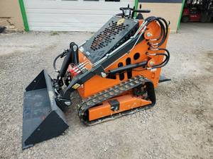 lot 2833 image: Unused Mini Skid Steer Loader ATS-T460  Orange
