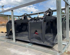 lot 2624 image: Unused LandHonor Hydraulic Grab Bucket SGB-11-72W