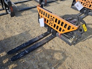 lot 2632 image: Landhonor Heavy Duty Hydraulic Forks and Frame  HPF-11-3000G