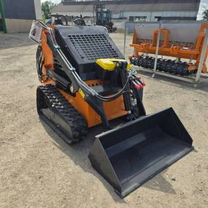lot 2647 image: Unused LandHonor Mini Skid Steer Loader  LHR-HT380Q1