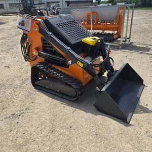 lot 2648 image: Unused LandHonor Mini Skid Steer Loader  LHR-HT380Q1