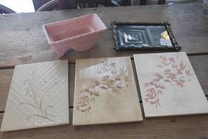 lot 4830 image: Vtg. Planter, Tiles and More