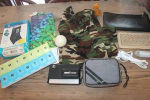 lot 4831 image: Vtg. Kodak Disk Camera, Purse and More