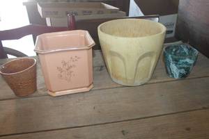 lot 4743 image: Vintage Flower Pots
