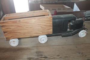 lot 4746 image: Primitive Semi Truck and Trailer 29 Long