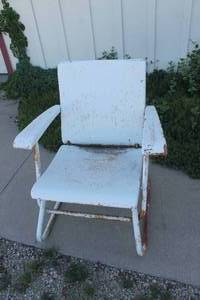 lot 4754 image: Antique Metal Lawn Chair