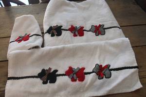 lot 4768 image: Scottie Dog Bath Towel Set