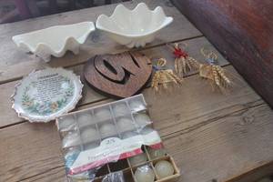 lot 4775 image: Misc. Home Dcor, Candles & More