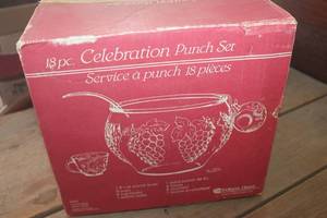 lot 4781 image: IOB Indiana Glass Punch Bowl Set