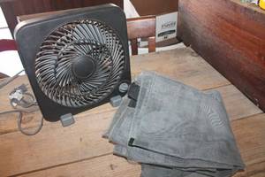 lot 4784 image: Working Fan and Screen for Door