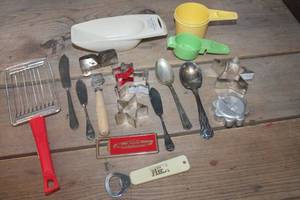 lot 4806 image: Vintage Kitchen Utensils and More