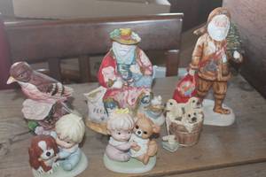 lot 4810 image: Vintage Figurines