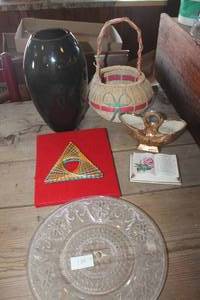 lot 4813 image: Large Black Vase & More Home Dcor