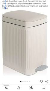 lot 32743 image: Small Bathroom Trash Can with Lid - Retail $15
