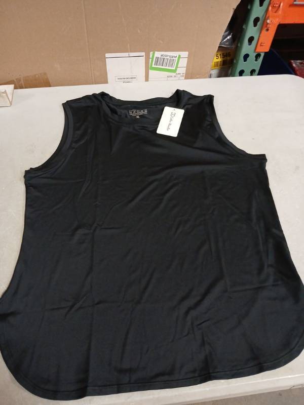 lot 52119 image: Basic Black Sleeveless Atheletic Tank Top XL