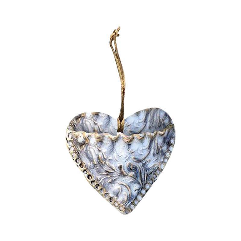lot 31962 image: DTSFHTDAL Retro Heart Shaped Plant Pots, Indoor Vertical Wall Hanging Garden Small Plant Pots Succulent Planter Hanging Plant Holder for Window Decorations for Living Room Office (Silver) - Retail $12