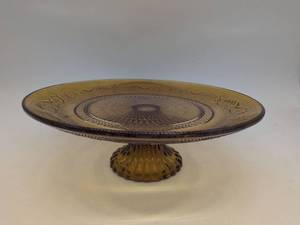 lot 714205 image: Amber Glass Cake Stand with Decorative Pattern