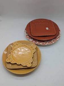 lot 714249 image: Signature Housewares, Sorrento and Other Stoneware Dinnerware