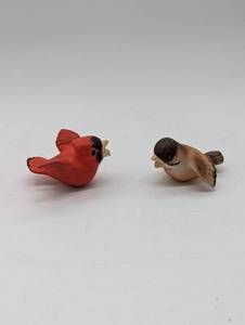 lot 714250 image: Ceramic Bird Figurines Made in Japan Set of 2