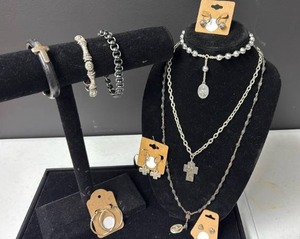 lot 208 image: Silver Tone Religious Jewelry Collection Set