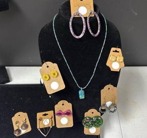 lot 221 image: Fashion Jewelry Collection - Earrings and a Necklace