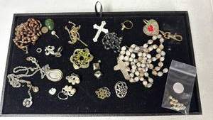 lot 261 image: Mixed broken or mismatched Costume Jewelry Lot Collection - great to use for crafting