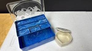 lot 265 image: Cat design plastic jewelry box and Ceramic jewelry trinket box