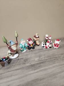 lot 404 image: Christmas Holiday Figurine Collection Set