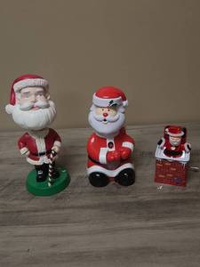 lot 405 image: Vintage Santa Claus Collectible Figurines Set including a Bobble Head Santa and a Jack In the Box Santa