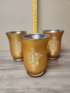 lot 421 image: Gold Glass Hurricane Candle Holders with Damask Pattern Set of 3