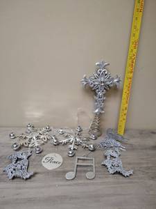 lot 426 image: Silver Christmas Holiday Ornament and Decoration Set
