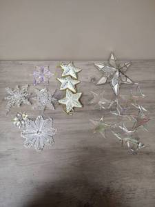 lot 427 image: Glass Christmas Ornament Collection Star and Snowflake Set