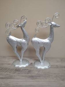 lot 453 image: Silver Metal Reindeer Figurines with Wire Antlers - approx 20 High
