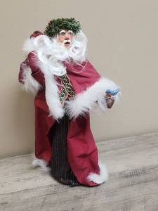 lot 492 image: Handcrafted Santa Claus Figure with Holly Crown Crafted over an old Coke bottle.