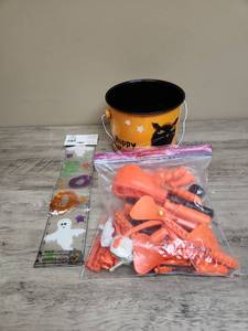 lot 509 image: Halloween Trick or Treat Metal Bucket with Orange Jackolantern kit and Gel Stickers