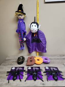 lot 510 image: Halloween Decoration Bundle with Witch and Vampire Figures