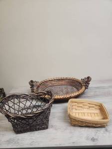 lot 540 image: Handwoven Basket Collection Set