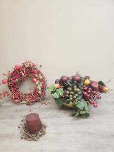 lot 542 image: Fall Berry Wreath and Fruit Centerpiece Set with Candle Holder